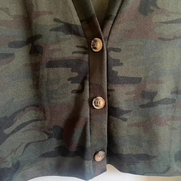 NWT Social Standard by Sanctuary Camo Cardigan Sweater - Picture 9 of 14